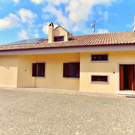 Casa Ballestri - Vallelunga, & Natura Lägenhet *